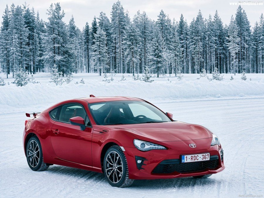 Toyota-GT86-2017-1280-06.jpg