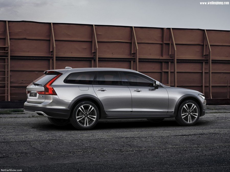 Volvo-V90_Cross_Country-2017-1280-18.jpg