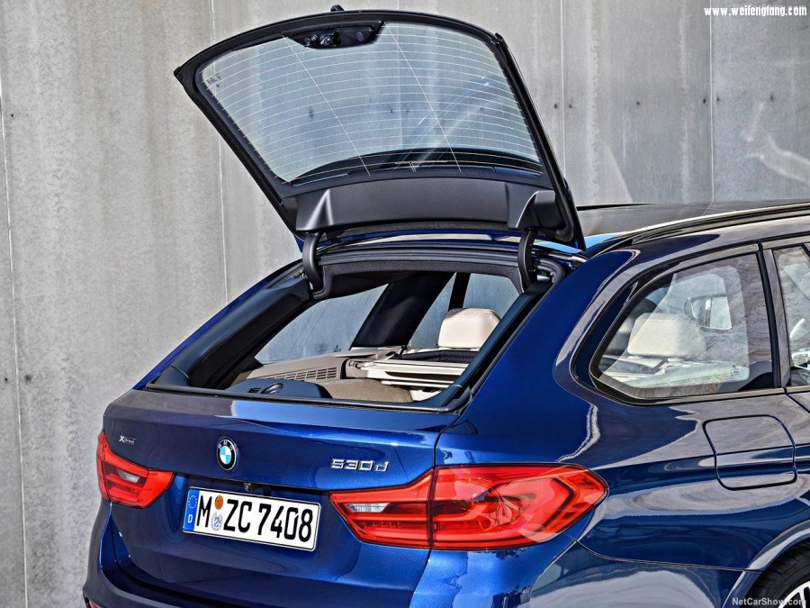 BMW-5-Series_Touring-2018-1280-47.jpg