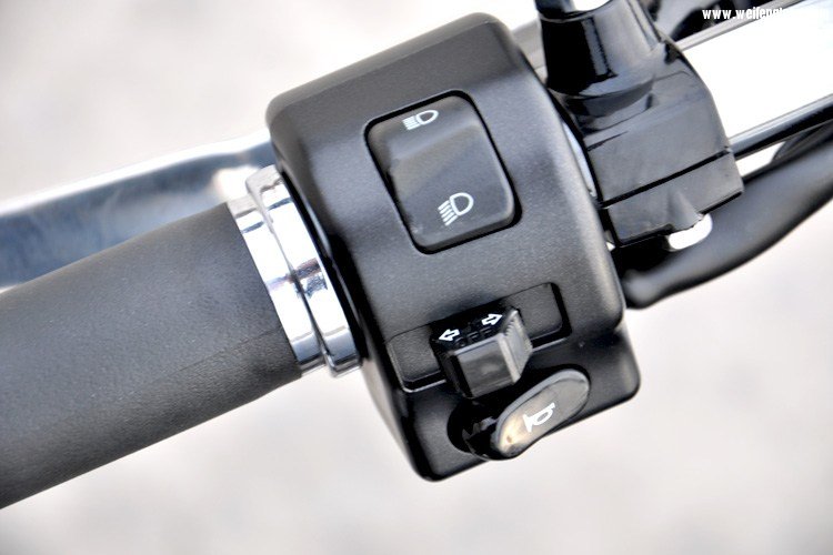 14年雅马哈XVS1300 午夜之星 黑色-4 (14)B.jpg