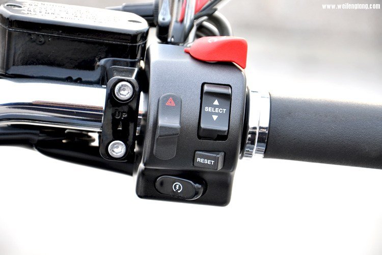 14年雅马哈XVS1300 午夜之星 黑色-4 (13)B.jpg