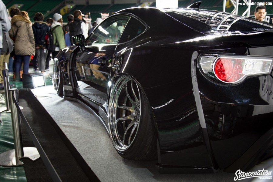 Fukuoka-Custom-Car-Show-2016-39-1140x760.jpg
