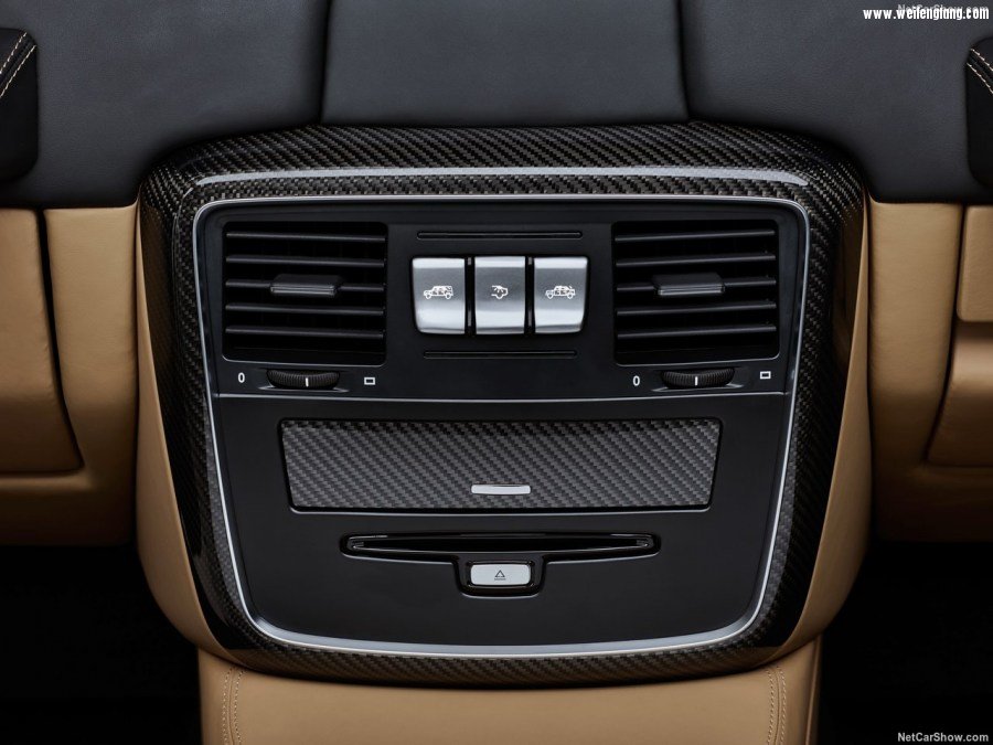 Mercedes-Benz-G650_Maybach_Landaulet-2018-1280-15.jpg