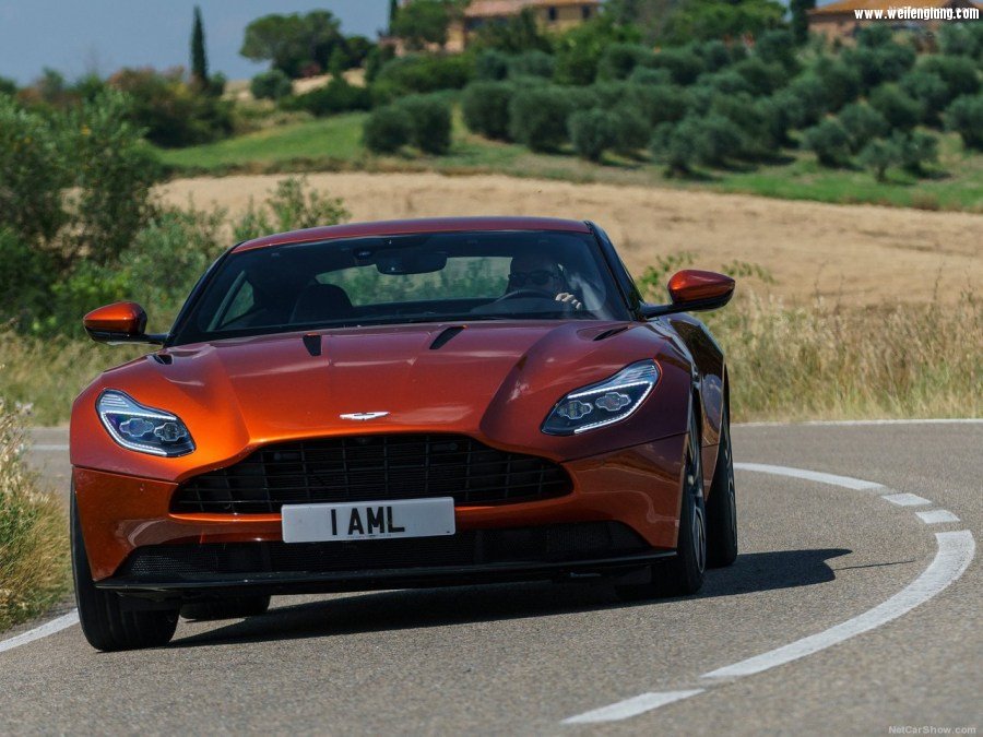 Aston_Martin-DB11-2017-1280-48.jpg