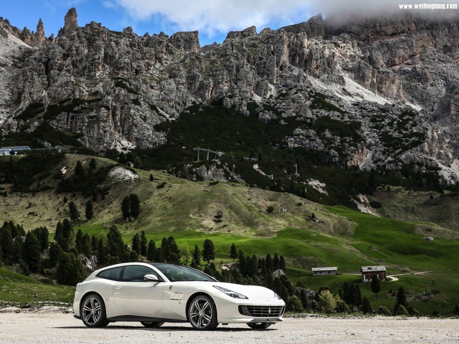 Ferrari-GTC4_Lusso-2017-1280-0c.jpg