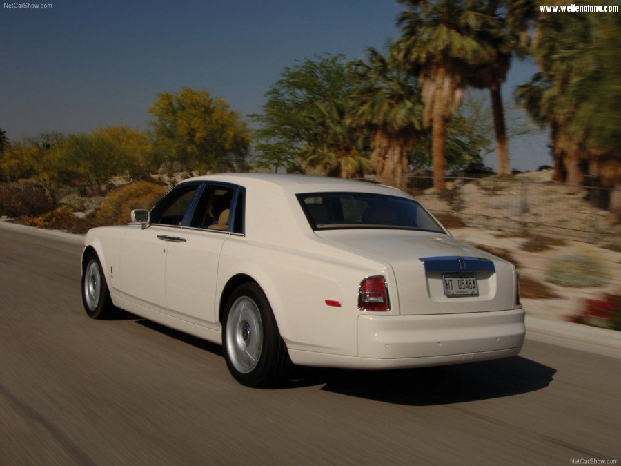 Rolls-Royce-Phantom-2003-1280-41.jpg