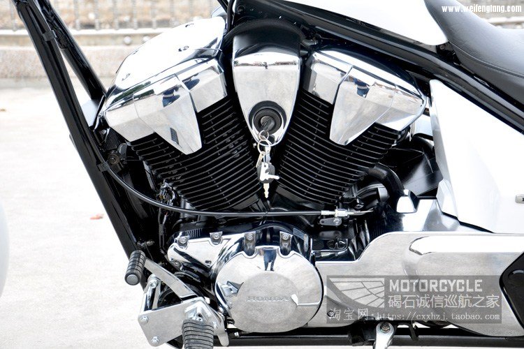 14年本田怒VT1300CX-2 (11)改.jpg