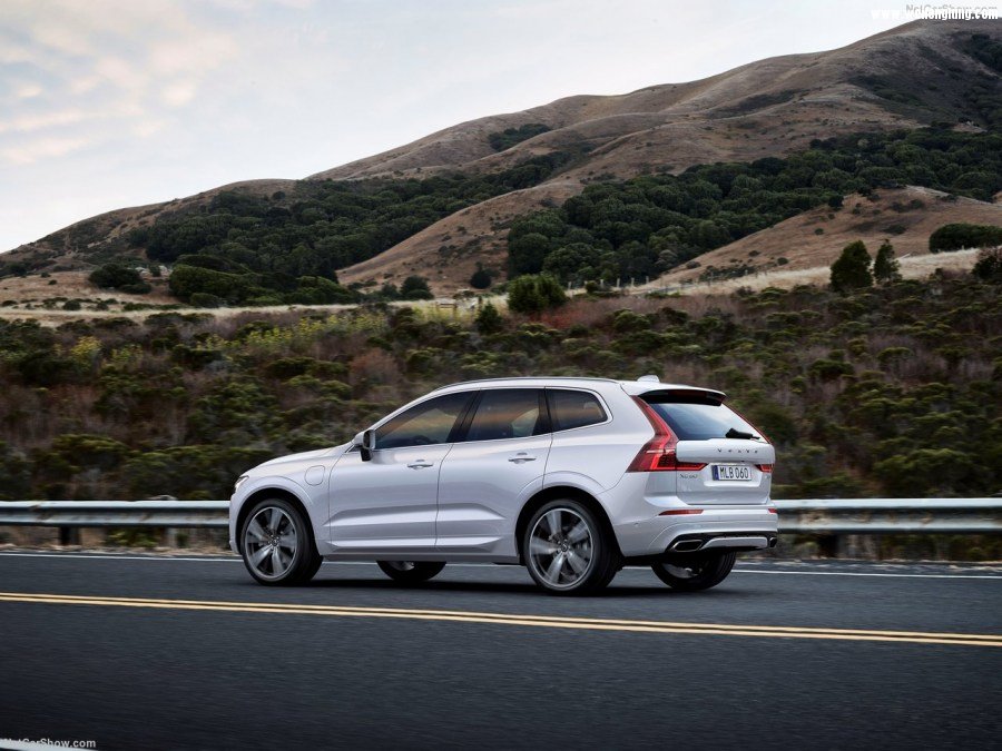 Volvo-XC60-2018-1280-10.jpg