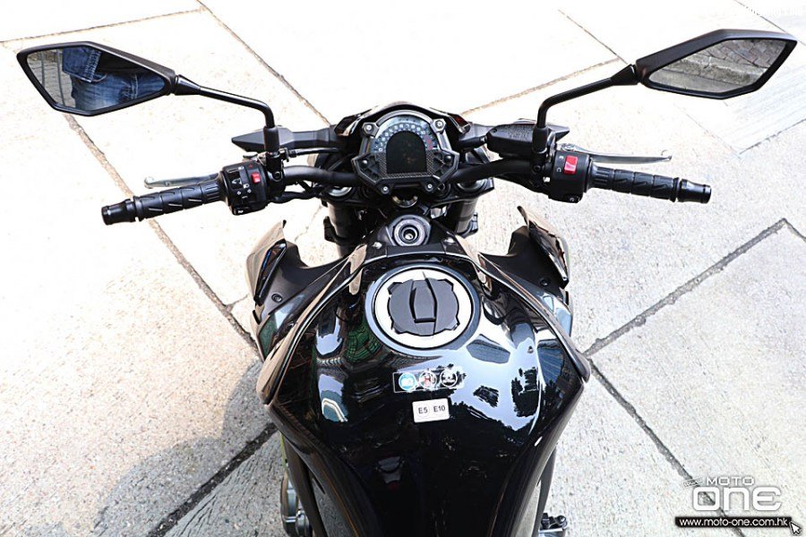 2017_KAWASAKI_Z900_ABS_09.jpg