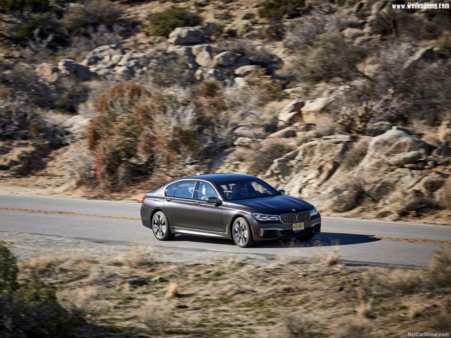 BMW-M760Li_xDrive-2017-1280-1f.jpg
