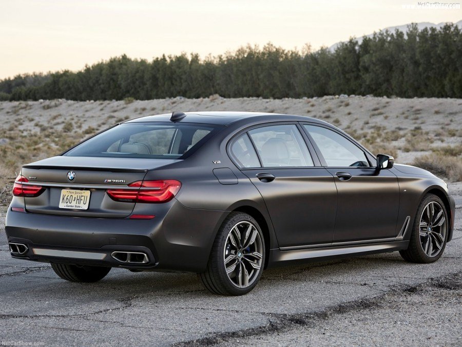 BMW-M760Li_xDrive-2017-1280-5c.jpg