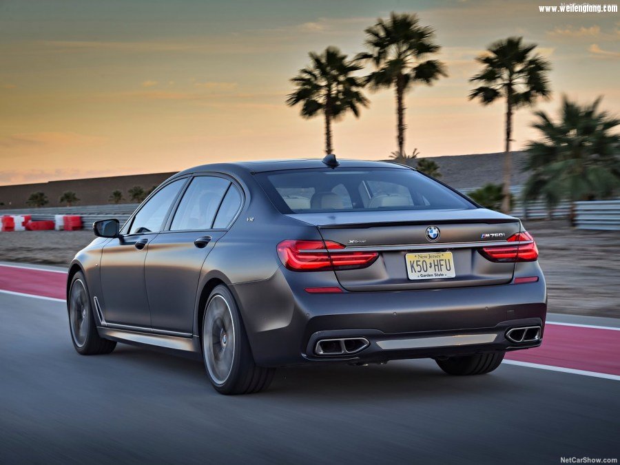 BMW-M760Li_xDrive-2017-1280-63.jpg