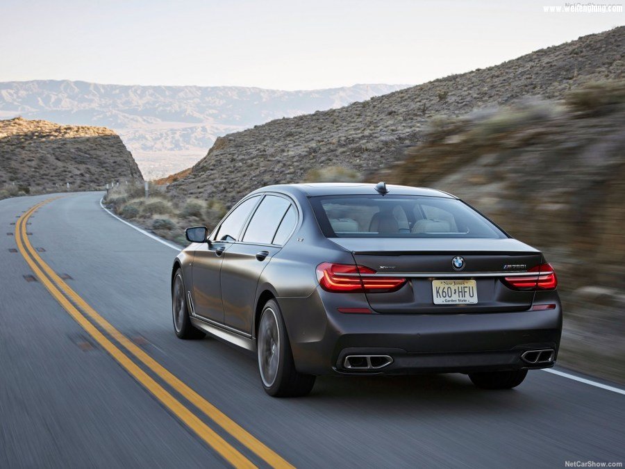 BMW-M760Li_xDrive-2017-1280-69.jpg