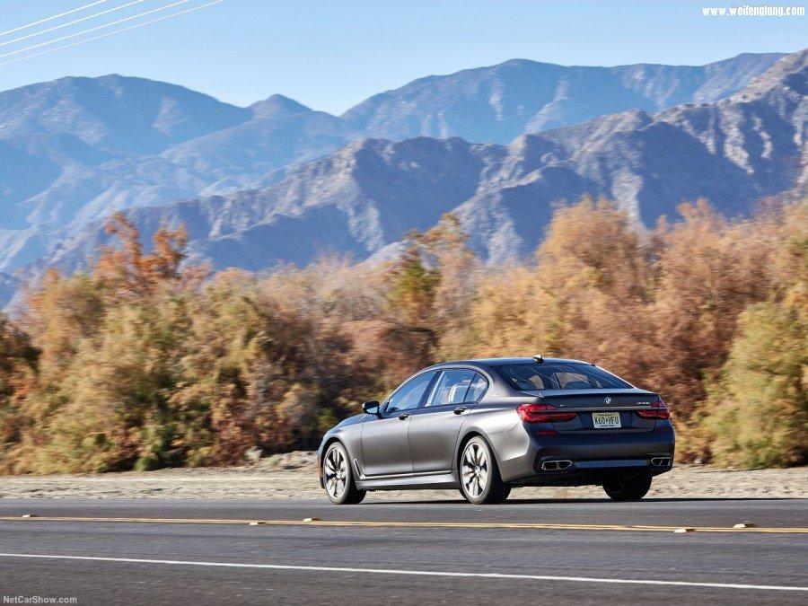 BMW-M760Li_xDrive-2017-1280-6c.jpg