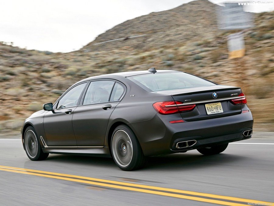 BMW-M760Li_xDrive-2017-1280-6d.jpg