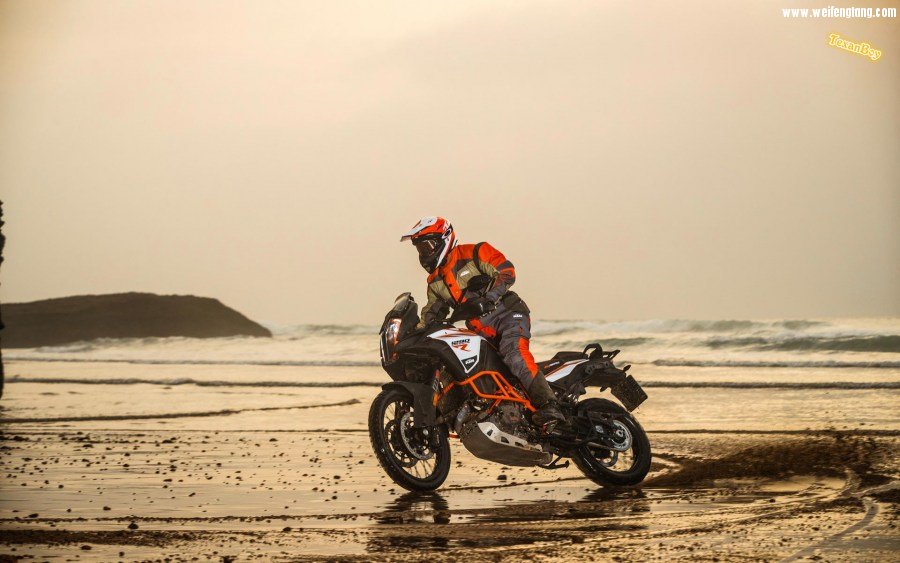 2017-KTM-1290-Super-Adventure-R3.jpg