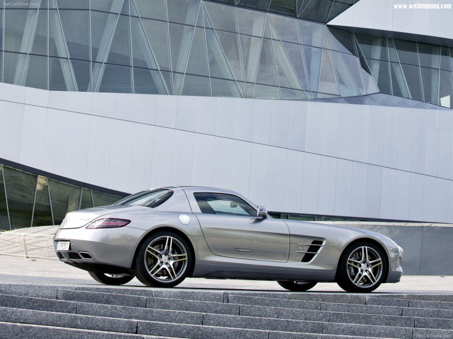 Mercedes-Benz-SLS_AMG-2011-1280-4d.jpg