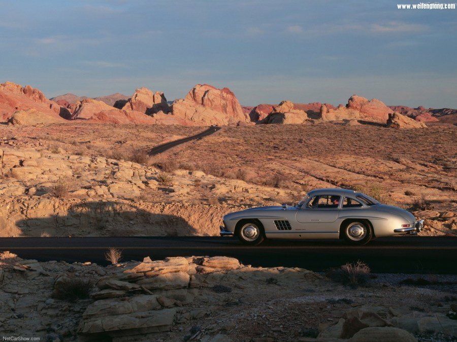 Mercedes-Benz-300_SL_Gullwing-1954-1280-0e.jpg