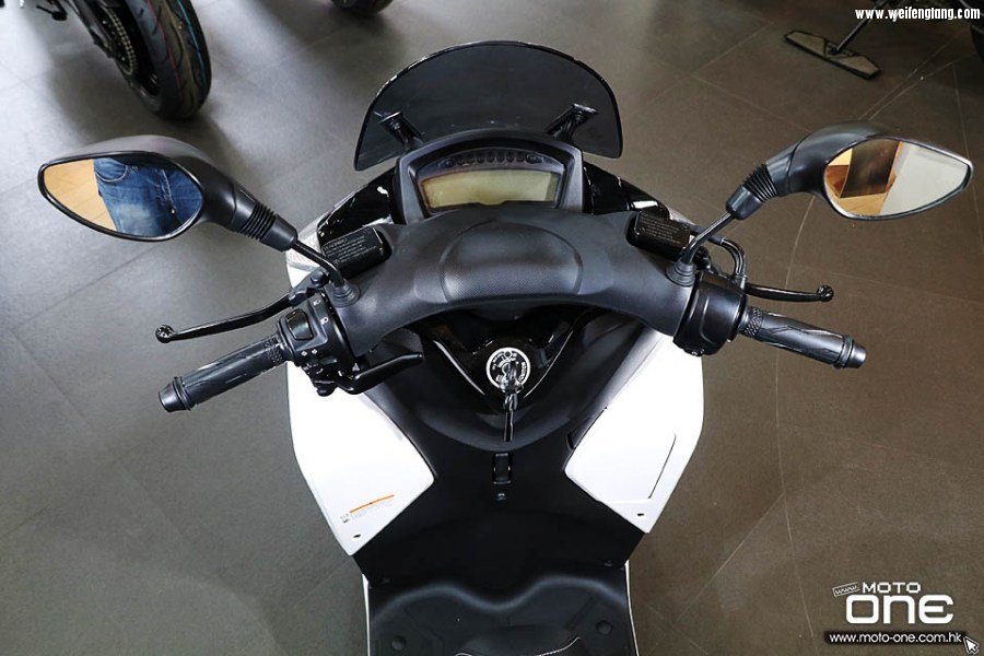 2017_Yamaha_Tricity_155_14.jpg