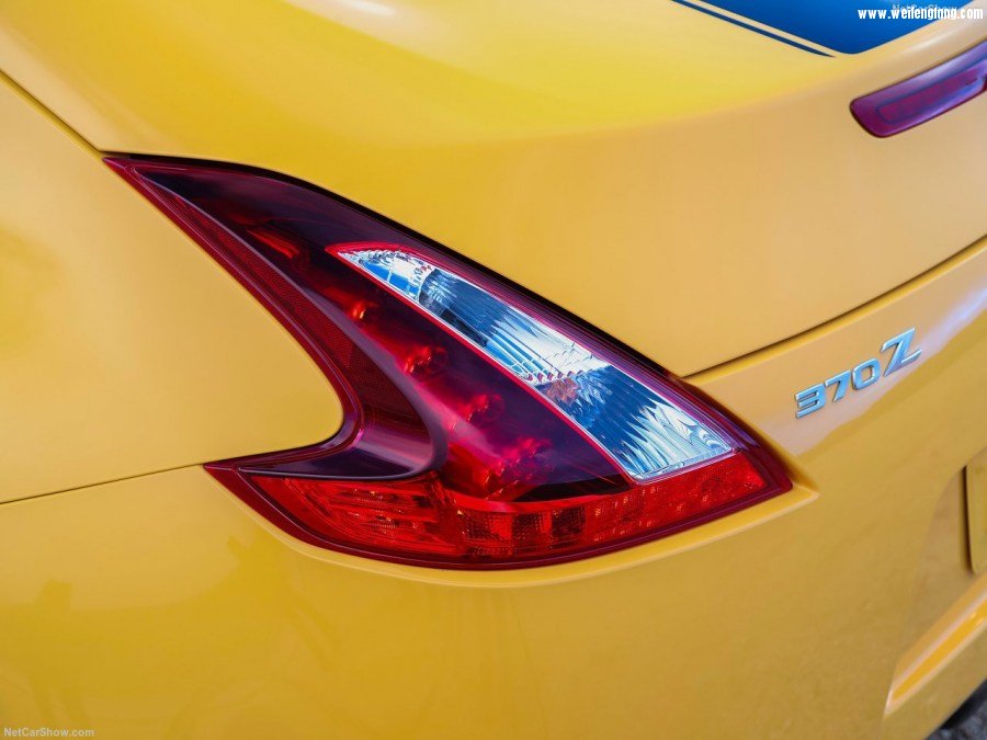 Nissan-370Z_Coupe_Heritage_Edition-2018-1280-16.jpg