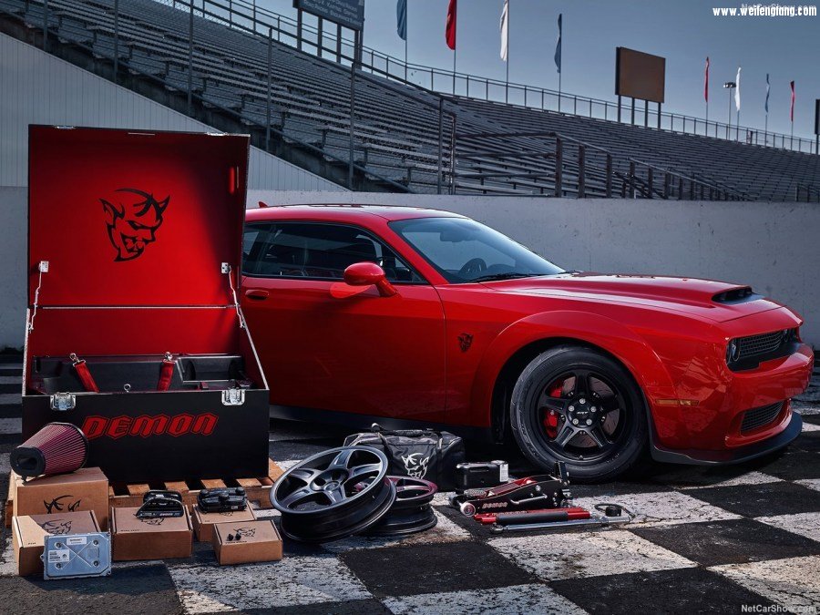 Dodge-Challenger_SRT_Demon-2018-1280-37.jpg