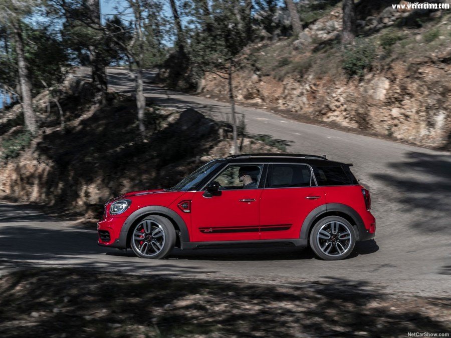 Mini-John_Cooper_Works_Countryman-2018-1280-33.jpg