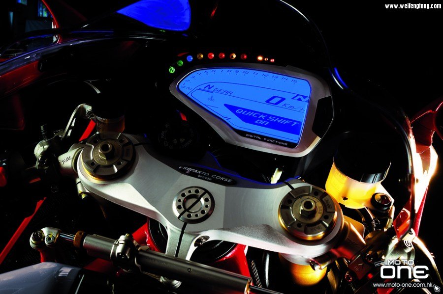 2017_MV_AGUSTA_f4_rc_09.jpg