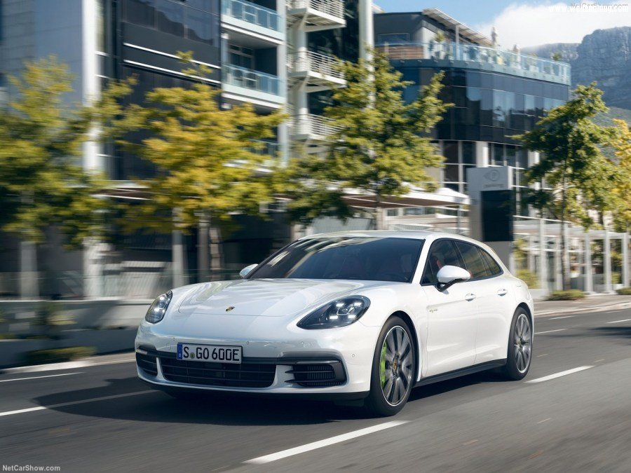 Porsche-Panamera_Sport_Turismo-2018-1280-08.jpg