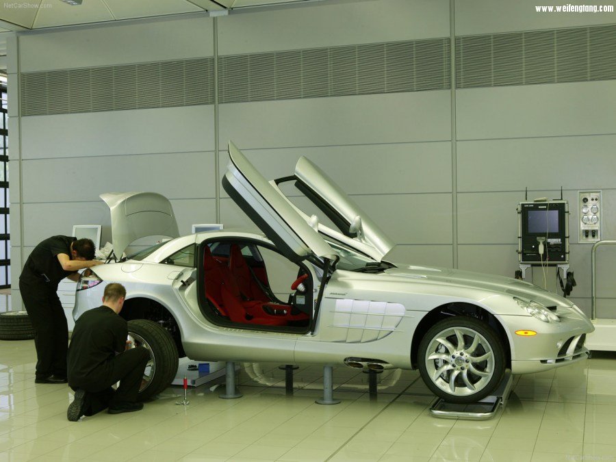 Mercedes-Benz-SLR_McLaren-2004-1280-d8.jpg