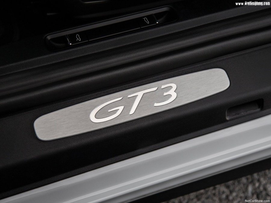 Porsche-911_GT3-2018-1280-a4.jpg