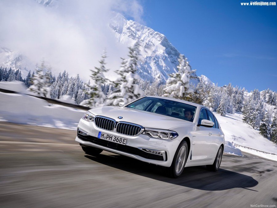 BMW-530e_iPerformance-2018-1280-13.jpg