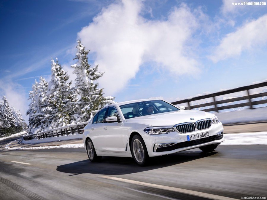 BMW-530e_iPerformance-2018-1280-15.jpg