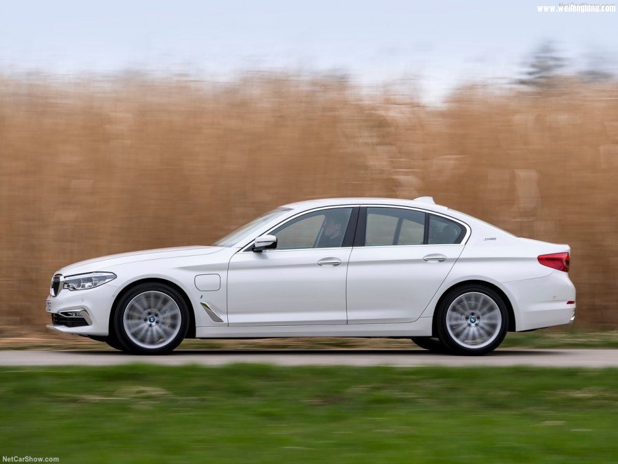 BMW-530e_iPerformance-2018-1280-23.jpg