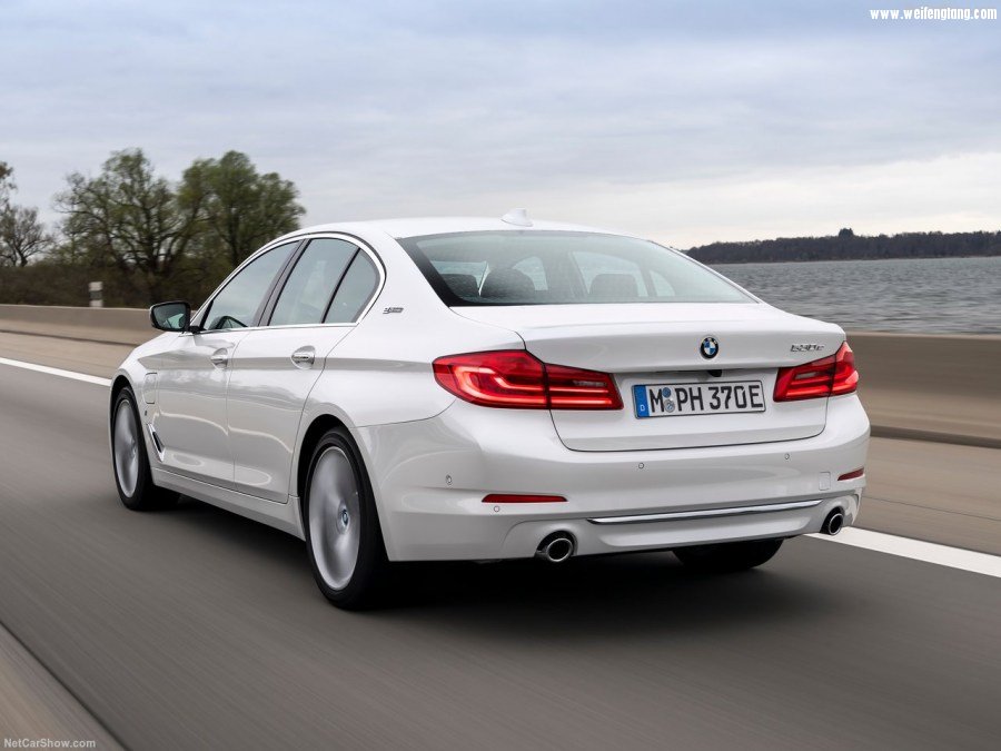 BMW-530e_iPerformance-2018-1280-2e.jpg