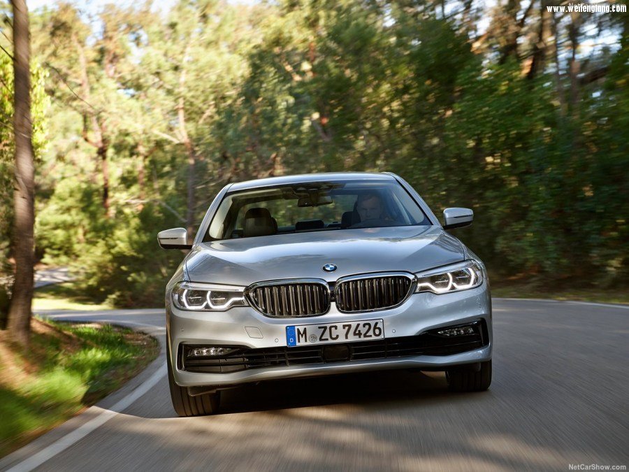 BMW-530e_iPerformance-2018-1280-31.jpg