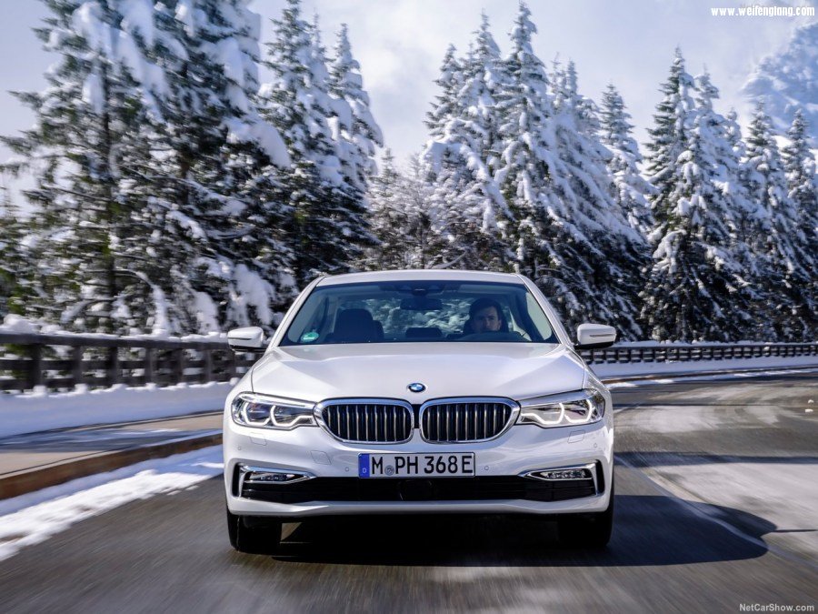 BMW-530e_iPerformance-2018-1280-32.jpg