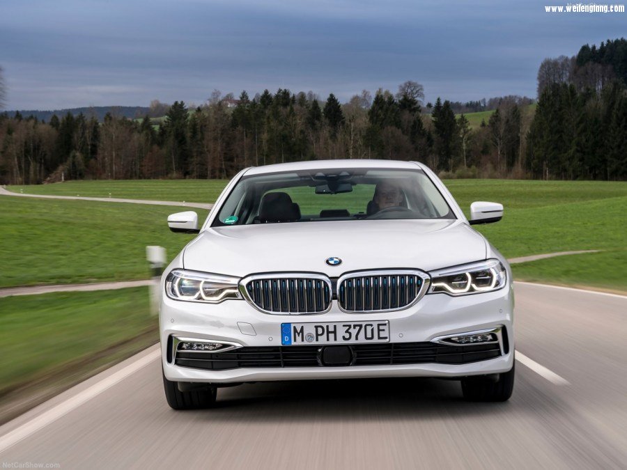 BMW-530e_iPerformance-2018-1280-34.jpg