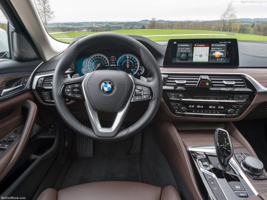 BMW-530e_iPerformance-2018-1280-37.jpg