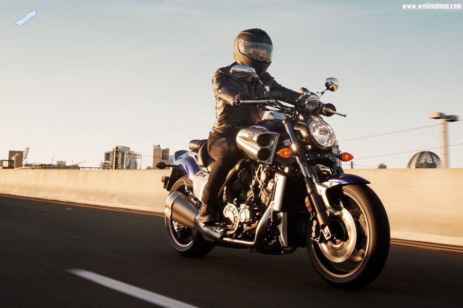 2015-Yamaha-VMAX1.jpg