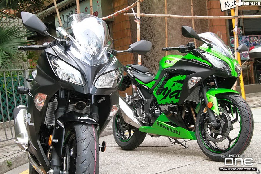 2017_KAWASAKI_NINJA_300_ABS_WINTER_SP_51.jpg