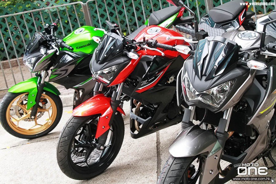 2017_KAWASAKI_Z300_01.jpg