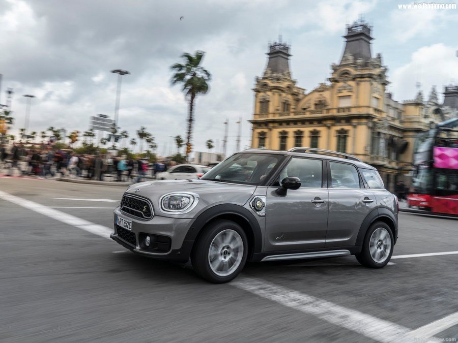 Mini-Countryman_Plug-in_Hybrid-2017-1280-3b.jpg