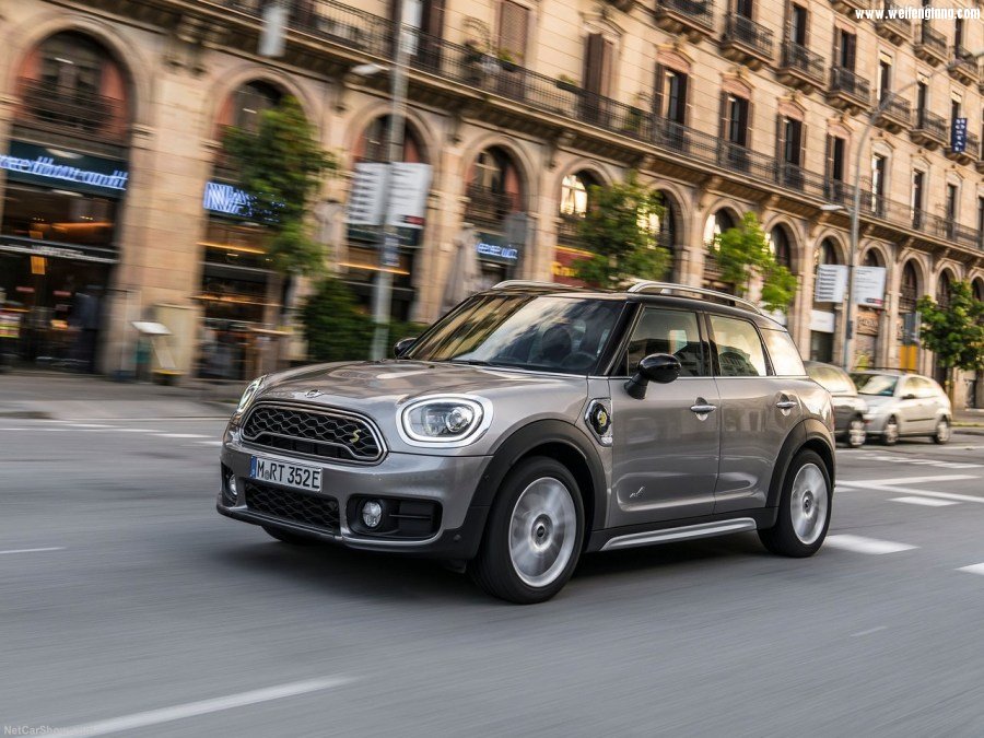 Mini-Countryman_Plug-in_Hybrid-2017-1280-3e.jpg