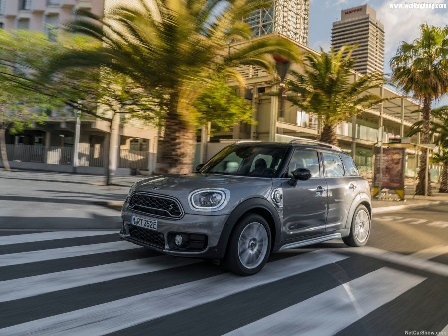 Mini-Countryman_Plug-in_Hybrid-2017-1280-4a.jpg