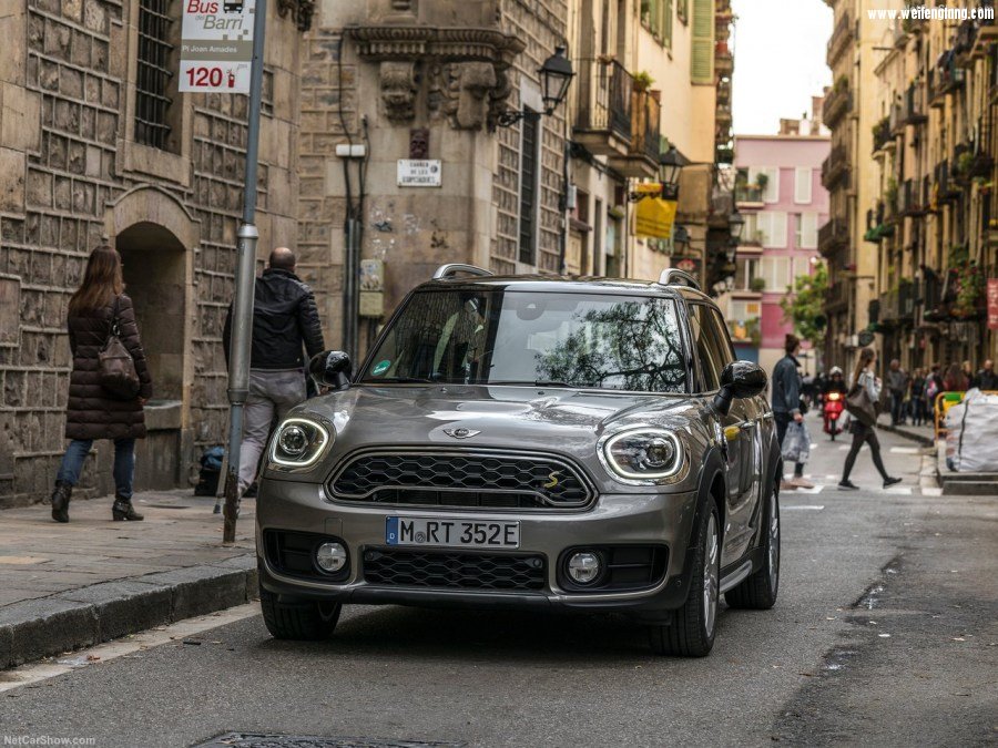 Mini-Countryman_Plug-in_Hybrid-2017-1280-4f.jpg