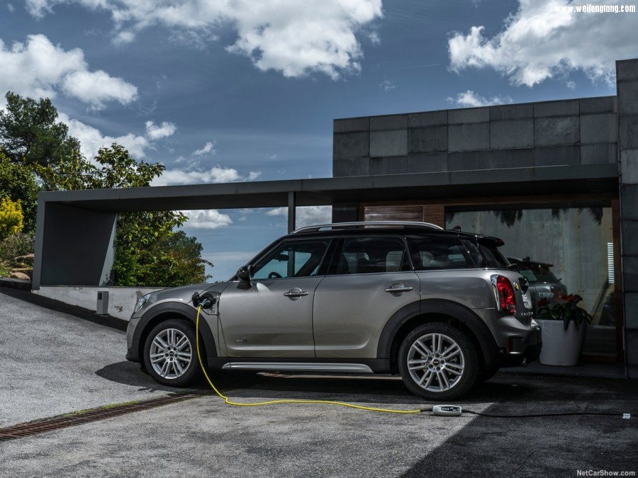 Mini-Countryman_Plug-in_Hybrid-2017-1280-5c.jpg