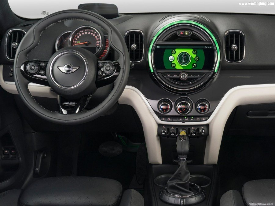 Mini-Countryman_Plug-in_Hybrid-2017-1280-85.jpg