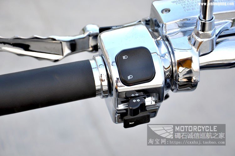 15款雅马哈午夜之星1900金色 (12)改.jpg