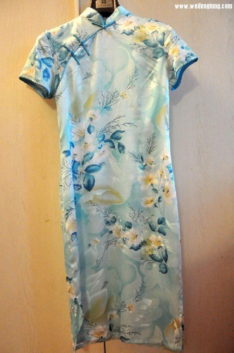 6.浅蓝印花真丝旗袍.JPG