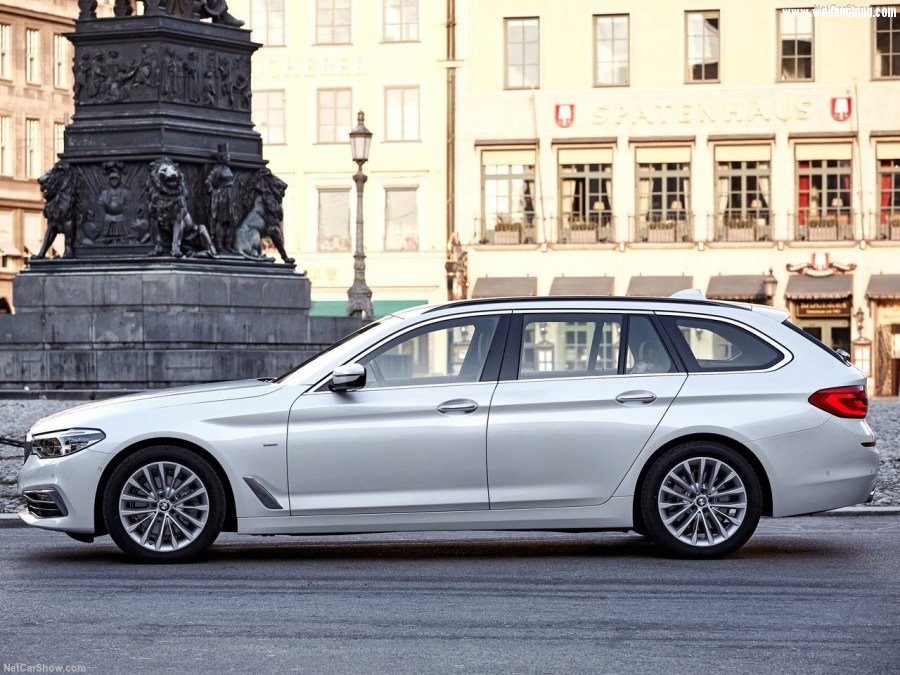 BMW-5-Series_Touring-2018-1280-32.jpg